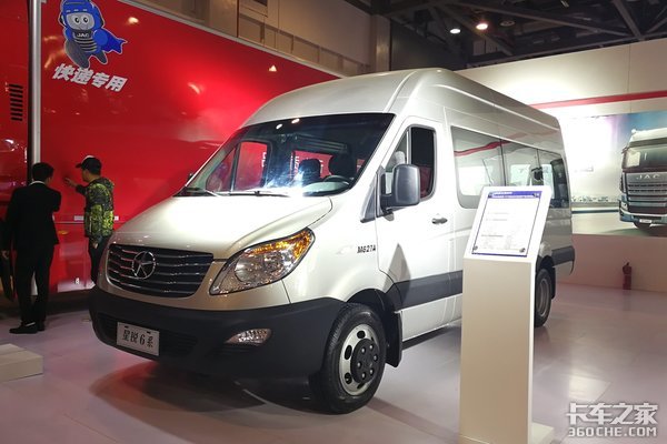 江淮K5能装65方 9米6快递车亮相博览会