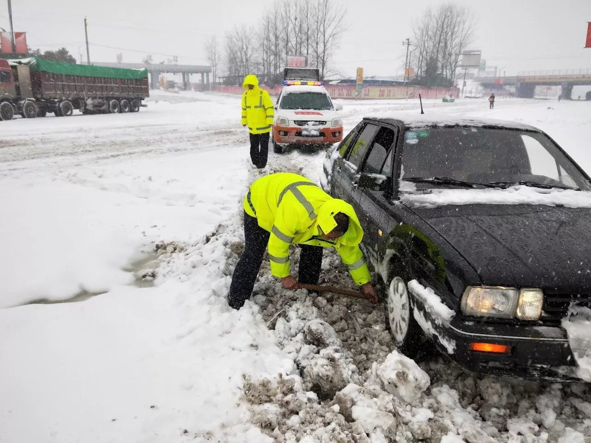 大雪封路92条高速公路局部封闭或限行图片列表