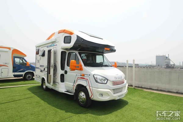 旌航c型房车,科技感星舰迷航外观太炫