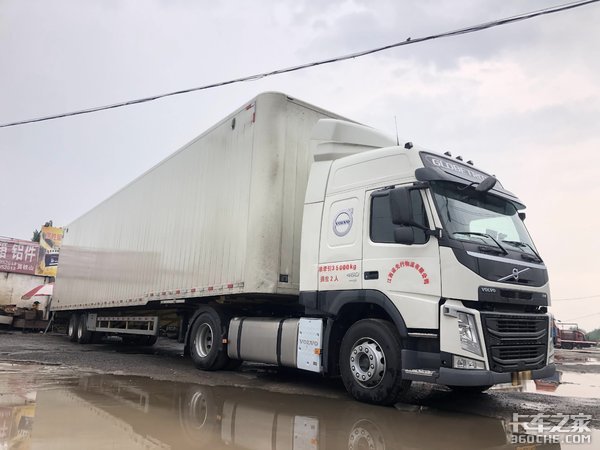 沃尔沃fm 4x2快递车 每年高速能省4万元