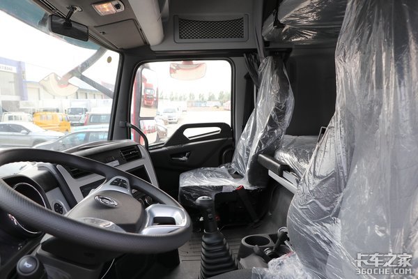 高速物流快运用车4x2大马力牵引车盘点