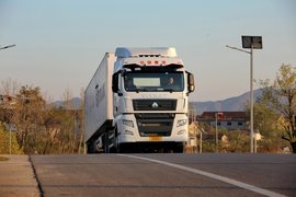 540马力C7H牵引车测评