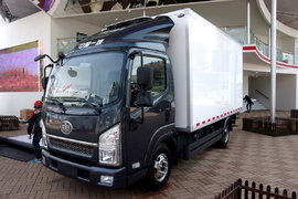 电动车成主流?电动公狮亮相北京车展