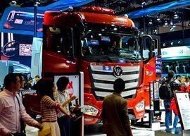 福田欧曼配备PK2000纯电动驻车空调 亮相车展