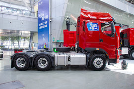 ���Ͻ����+��ʻ�� 13��6x4ǣ��������ͻ��7.2��