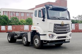 5米级别载货车也配重卡车头 重汽N7W6x2载货车申报