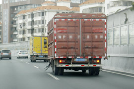 ���ͳ����������� �綯�������ڰ���ͷ�ˣ�