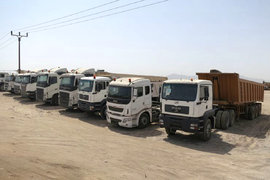 中东开卡车是什么体验? 进口卡车随处可见！  超载排放都不是问题