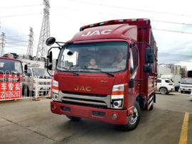 一家三口的幸福 石师傅喜提安徽康明斯1号帅铃