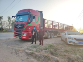 可靠的东风阳光服务 照亮ing受困中的东风卡友