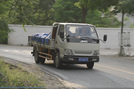 满载百公里11升 再加速能力也不错 江铃4D25发动机有点东西!