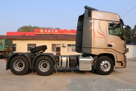 600马力、超宽卧铺都有 这款天龙KX告诉你谁是干线物流真王者