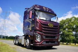 好兄弟并肩作战 解放J6V一马平川