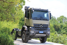 C���ܿ���������  ����Arocs 4x4ԽҰ��������Ϯ