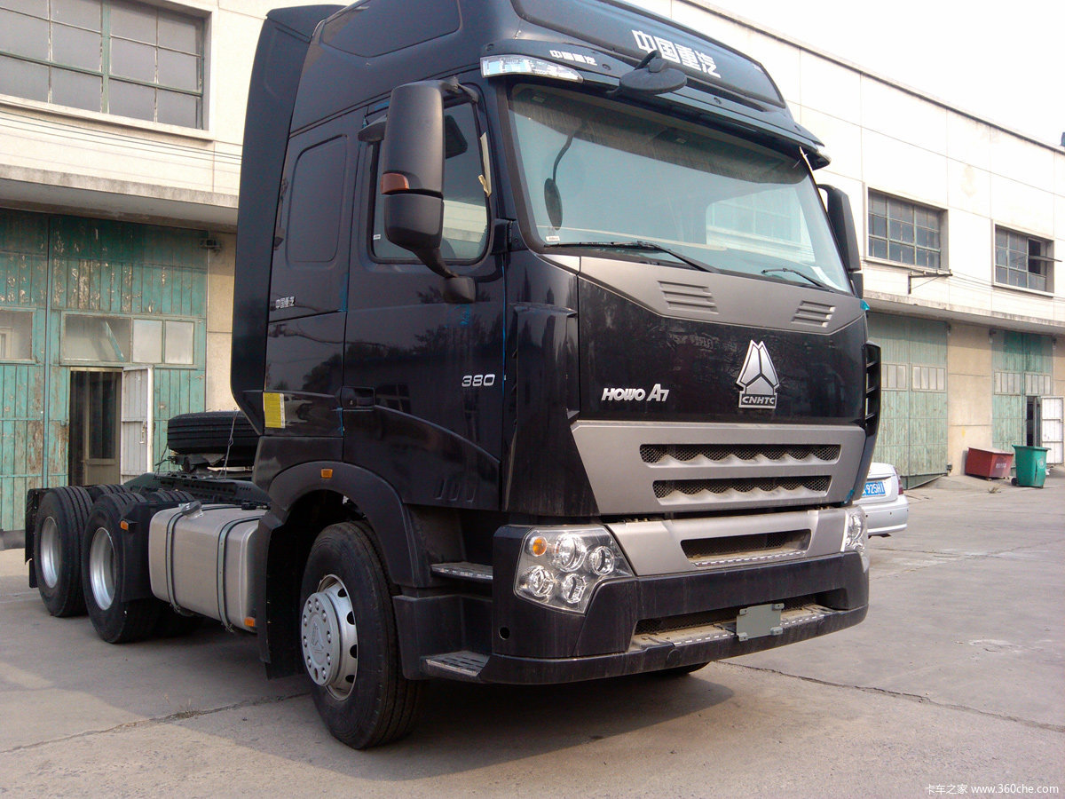 《重汽howo a7牵引促销 济南店售26.56万》图片列表