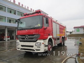 湖南新主战泡沫消防车