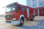 黑龙江讷河购置8吨豪沃水罐泡沫消防车