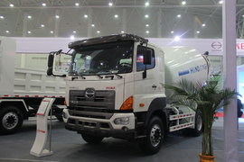 广汽日野携国四车亮相