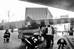 北京货车撞掉限高杆 司机不幸被砸身亡