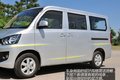 装卸货物更方便 佳宝V80 MINI bus实拍