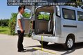 装卸货物更方便 佳宝V80 MINI bus实拍