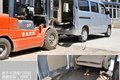 装卸货物更方便 佳宝V80 MINI bus实拍