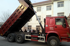 ֱ��5.1�� ��������HOWO 6x4��ж����