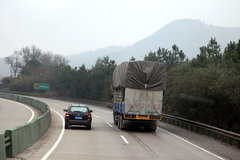 ���س��ػ�����Σ�ռ�ʻ�� ����������