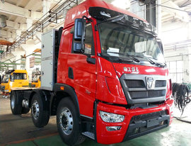 徐工LNG轻量化牵引车