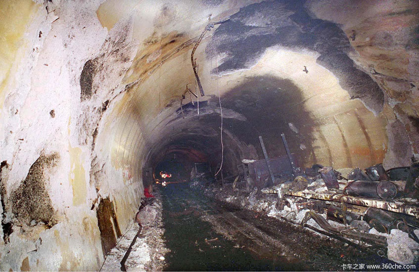 勃朗峰隧道火灾图片
