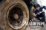 不熟路急送货 挂车边跑边甩泥被罚千元