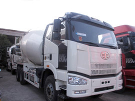 解放J6 6x4搅拌车促销