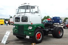 չ�����볬��25�� ���Ͽ���չ�µ׾���