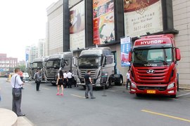 现代创虎重卡上海上市