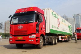 解放J6跟车体验暴雨