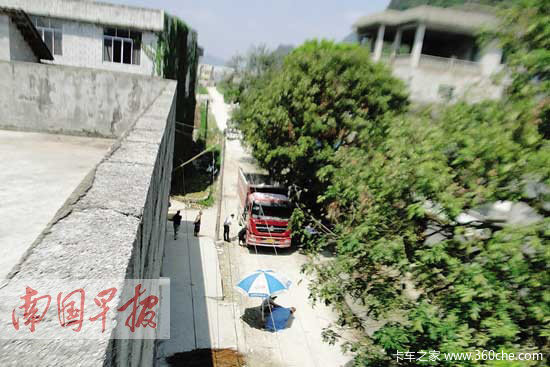 �����˾����·����&nbsp;���ҽ�ĸ����ѹ��