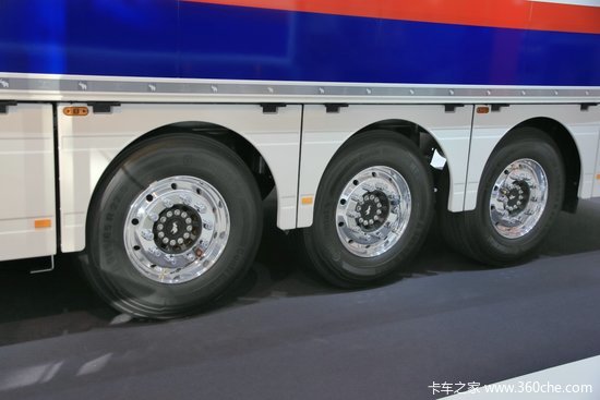 一车三用 看施密茨14米信息化冷藏挂车