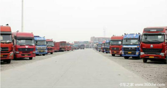 需求低高库存双重挤压 9月重卡下降17%