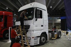 ���ݳ�չ�����۵͵��̰׸�˧�ذ�չ��