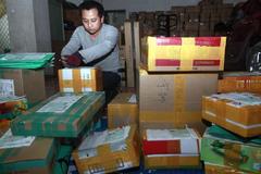 �������