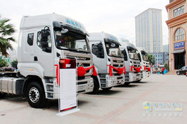 20辆霸龙M7交付物流