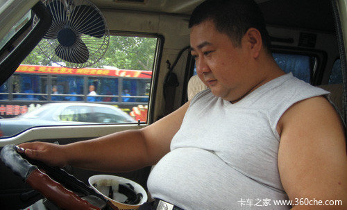 一不小心就胖了 卡车司机健康情况堪忧