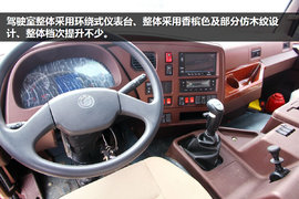 舒适升级重汽王牌W5G