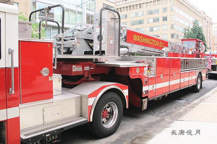 亮瞎了美国西格雷夫牵引式云梯消防车图片列表