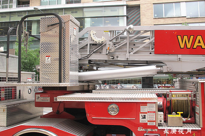 亮瞎了美国西格雷夫牵引式云梯消防车图片列表