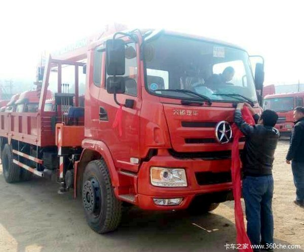 报价29.5万 大运N6随车吊全国首台交车