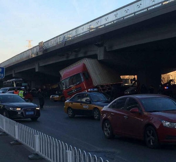 �ŵ׵�ͷת��̫��&nbsp;˾���������ᳵ����