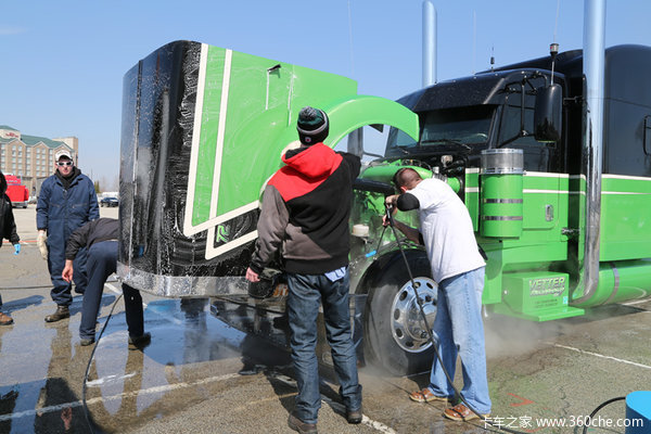 �����в�����չ������������װ����