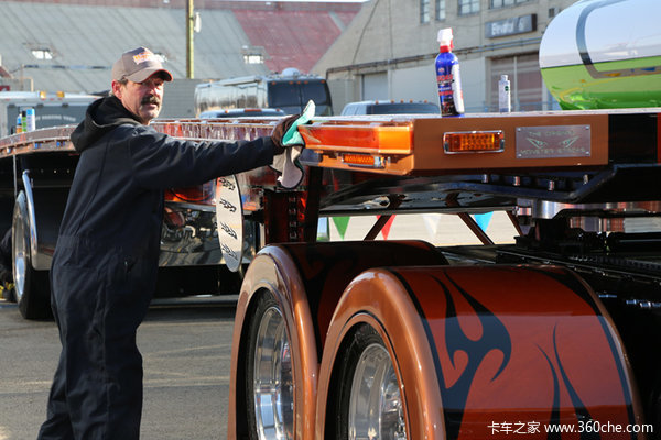 �����в�����չ������������װ����