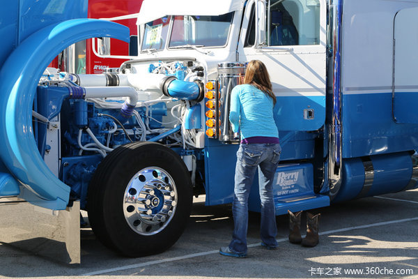 �����в�����չ������������װ����